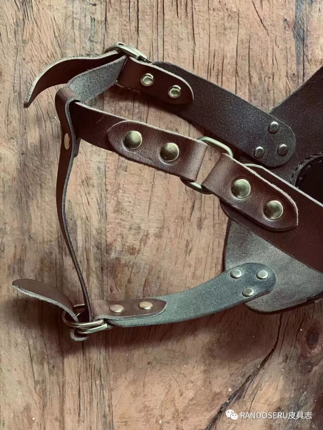 自制头戴式面具,用帽子制作蒙面面具