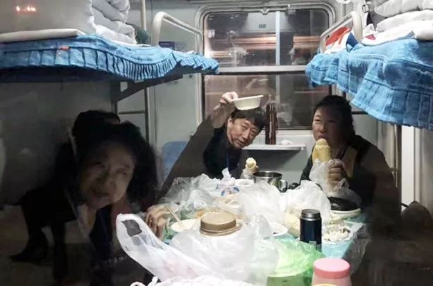 战疫情践行初心守家园英勇逆行,战疫情齐心协力守护生命