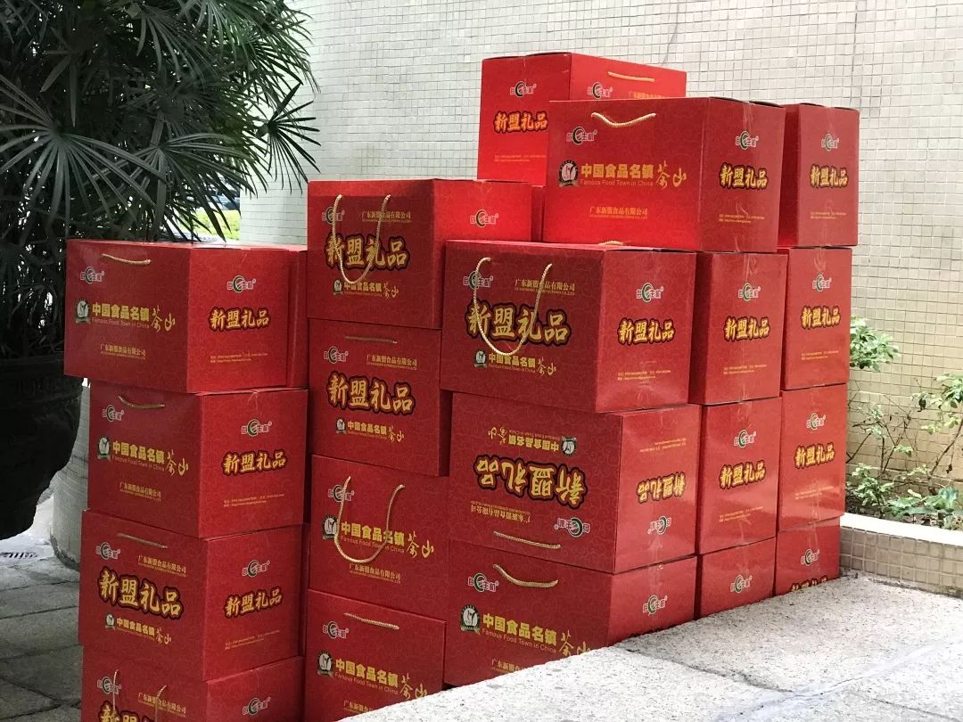 爱心接力！东莞个性定制暖心包“飞往”湖北