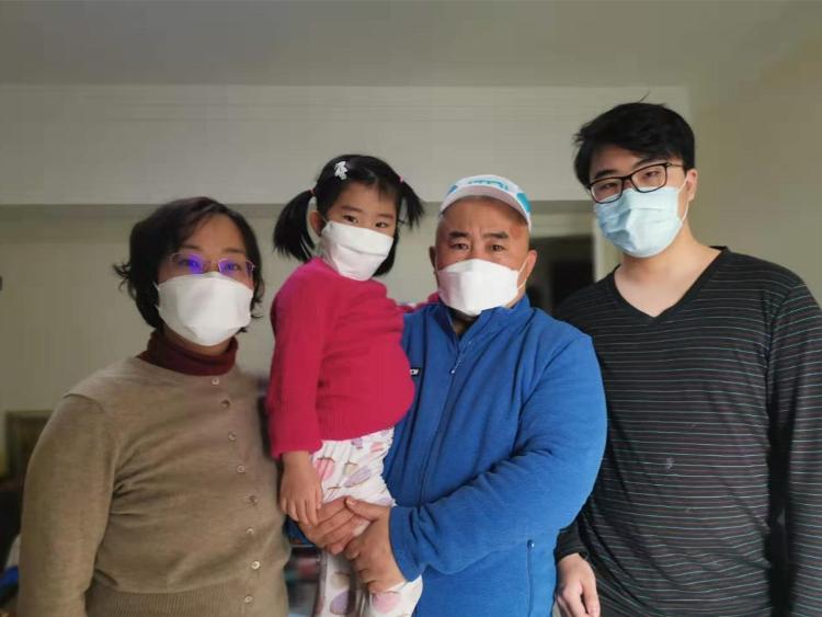 你战“疫”我守家丨前方队员崔先泉的妻子姜晨：我会看好妈妈和孩子，你要照顾好自己