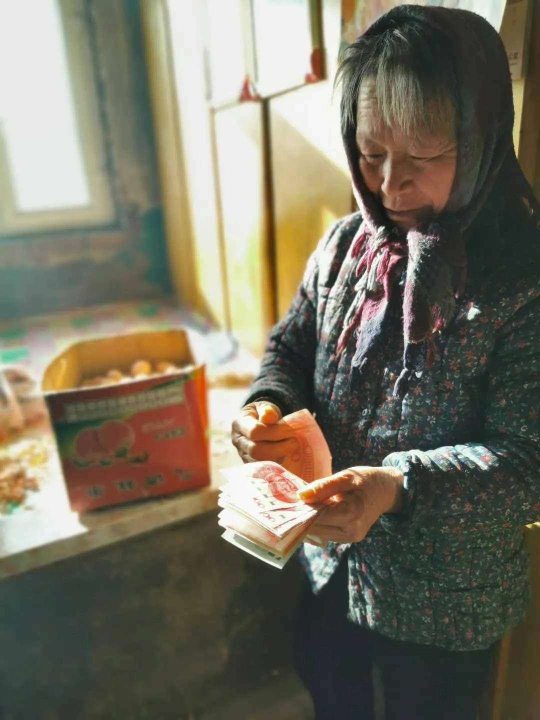 疫情阻断了鸡蛋销路，驻村第一书记成“代购”