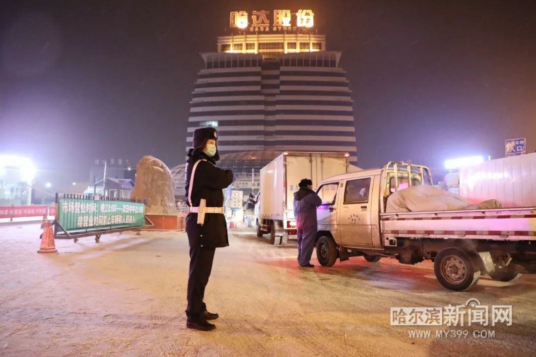 交警多举措守护春运平安路,交警多举措宣传护航春运安全