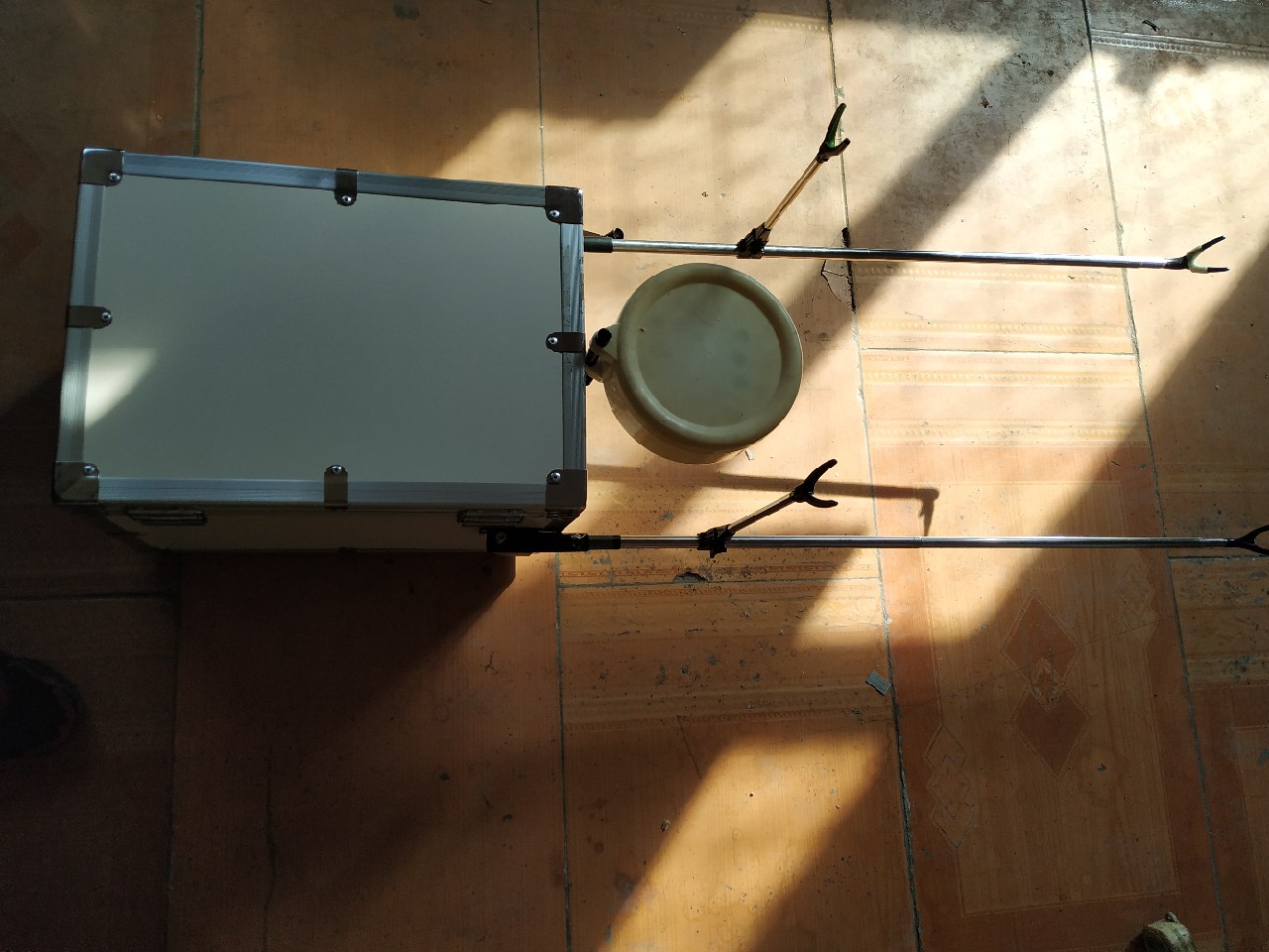 钓友们做的手工钓箱,简单实用的钓箱