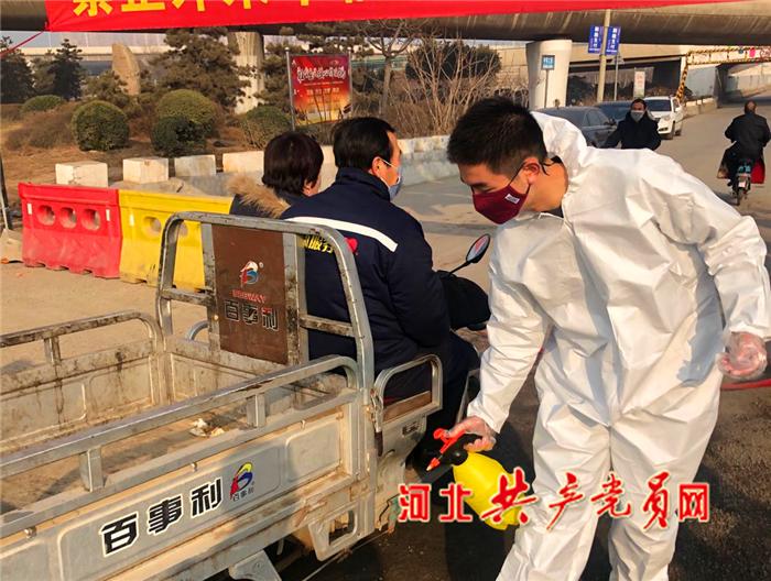 村党员众志成城抗疫情,村党员先锋岗抗疫情