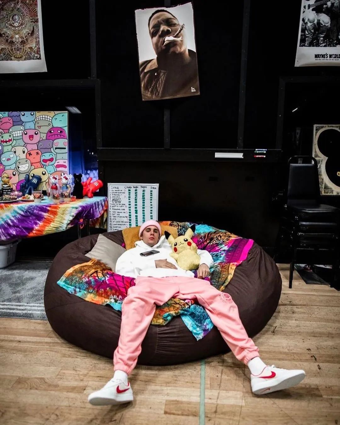 *男猛**日记：淡黄的长裙，蓬松的头发是什么鬼...我们就不吃这套