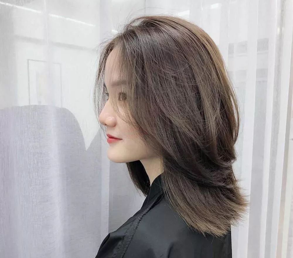 亚麻色自己染完真实效果,黄发染亚麻色效果