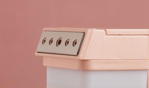 换季衣服皱巴怎么办？能够折叠的手持挂烫机1分钟熨平旧衣，一机两用，连除螨仪都省了