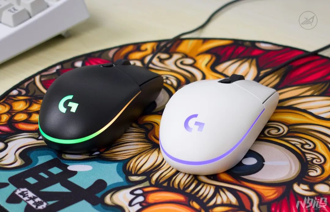 罗技g102鼠标哪个灯效好看,赛睿鼠标rval100和罗技g102