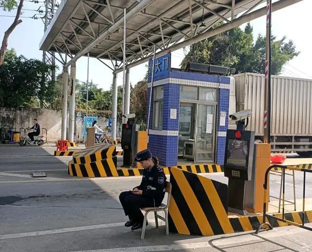 富士康强迫员工加班怎么办,富士康回应员工放假时间