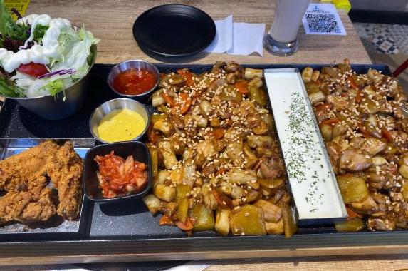 不想一本正经就捣蛋,不想搞学习就想吃喝玩