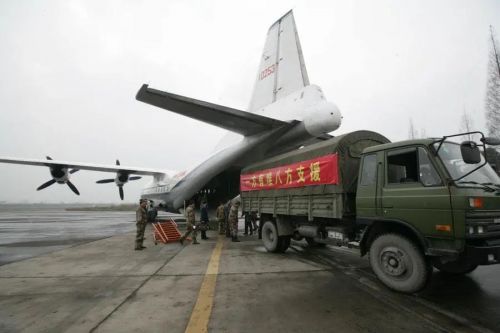 纪念5.12汶川大地震日记,回顾5.12汶川地震救援飞机集锦