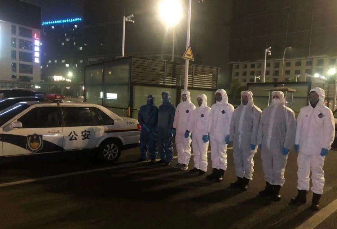 疫情爱情感人视频,疫情下的爱情