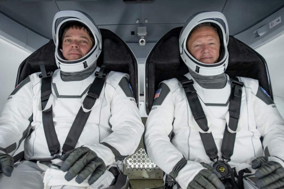马斯克spacex火箭回收是载人嘛,马斯克称spacex星际飞船或将首飞