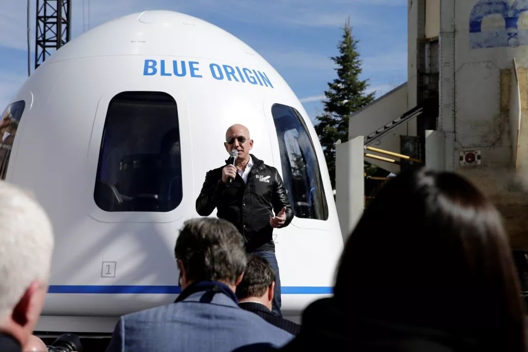 马斯克spacex火箭回收是载人嘛,马斯克称spacex星际飞船或将首飞