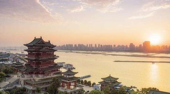 南昌特色小吃一条街在哪里,南昌老字号的特色小吃