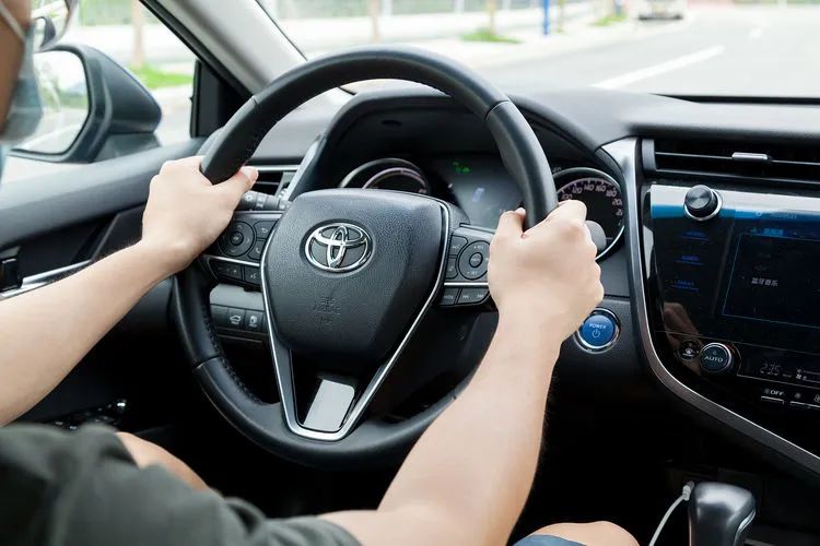 灵魂拷问：补贴6万，他真会把雅阁换成凯美瑞吗？