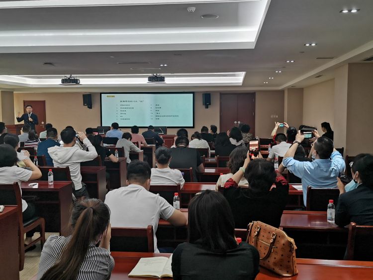 绕过12个坑直播带货这碗饭更香！市派即墨服务企业工作队为企业送上最急需的服务