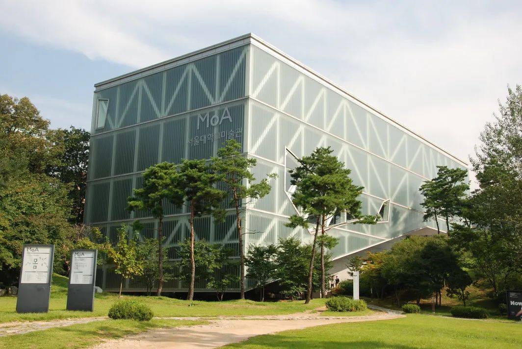 每周艺术资讯|白宫前大型绘画为*权人**发声，首尔疫情二次来袭