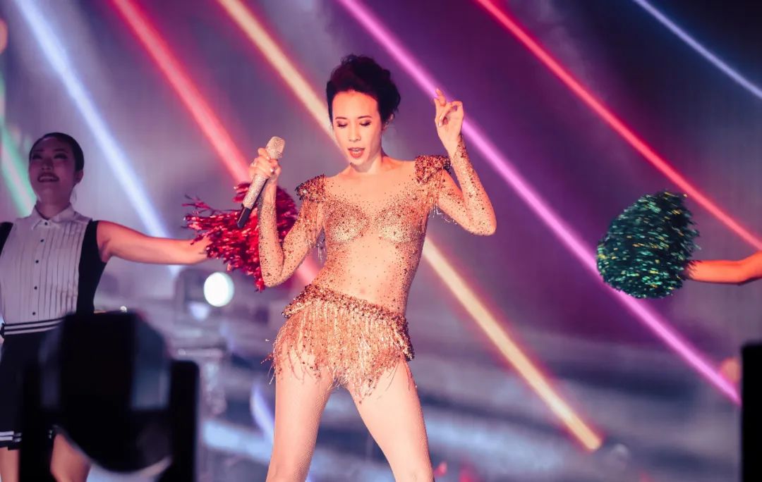 51岁王菲写真曝光,51岁的王菲旧照曝光