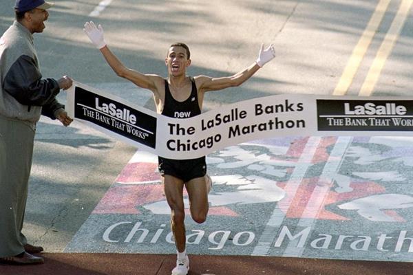 运动后脚踝周围酸痛,脚踝疼是锻炼呢还是休息