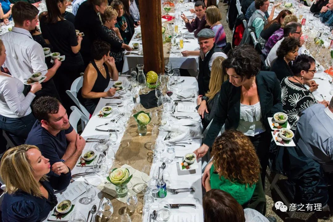 别看它长得像“粪球”，却是“黄金”配料，错过了要等一整年