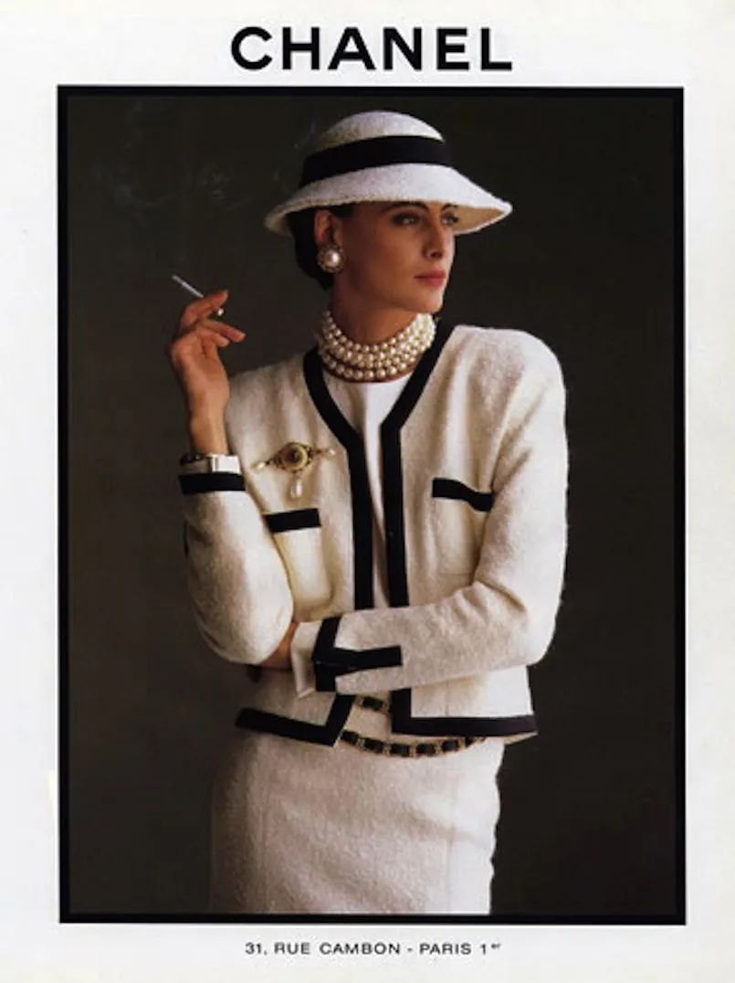 穿裤子的女人逛街,第一个穿裤子的女性