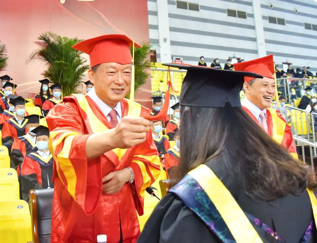 毕业季愿我们前程似锦顶峰相见,毕业后愿我们顶峰相见