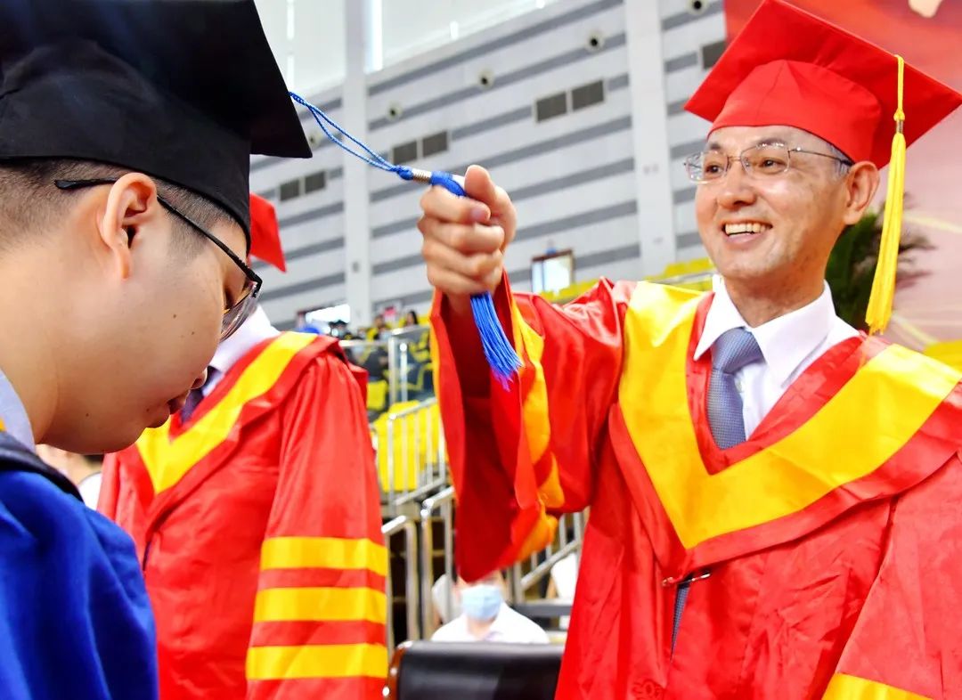 毕业季愿我们前程似锦顶峰相见,毕业后愿我们顶峰相见