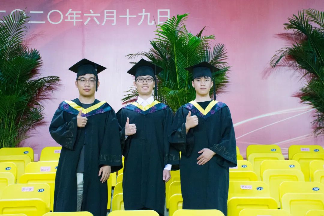 毕业季愿我们前程似锦顶峰相见,毕业后愿我们顶峰相见