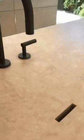 1.7亿买豪宅只为放球鞋？她说：老娘买鞋的快乐只有3秒