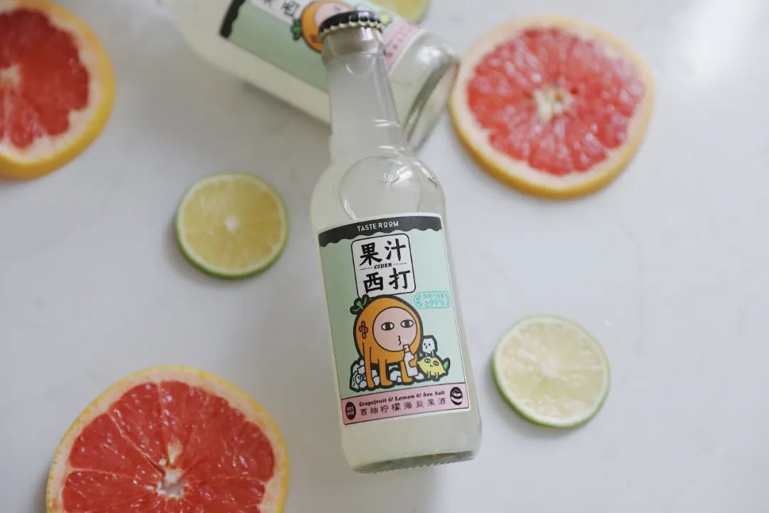 比可乐上头，比奶茶过瘾，成年人的快乐水