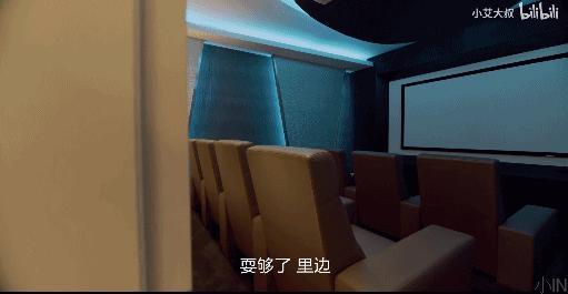 成都1.5亿豪宅火了！一小张地毯10w，买就送游艇码头，网友：都很满意，就差钱了