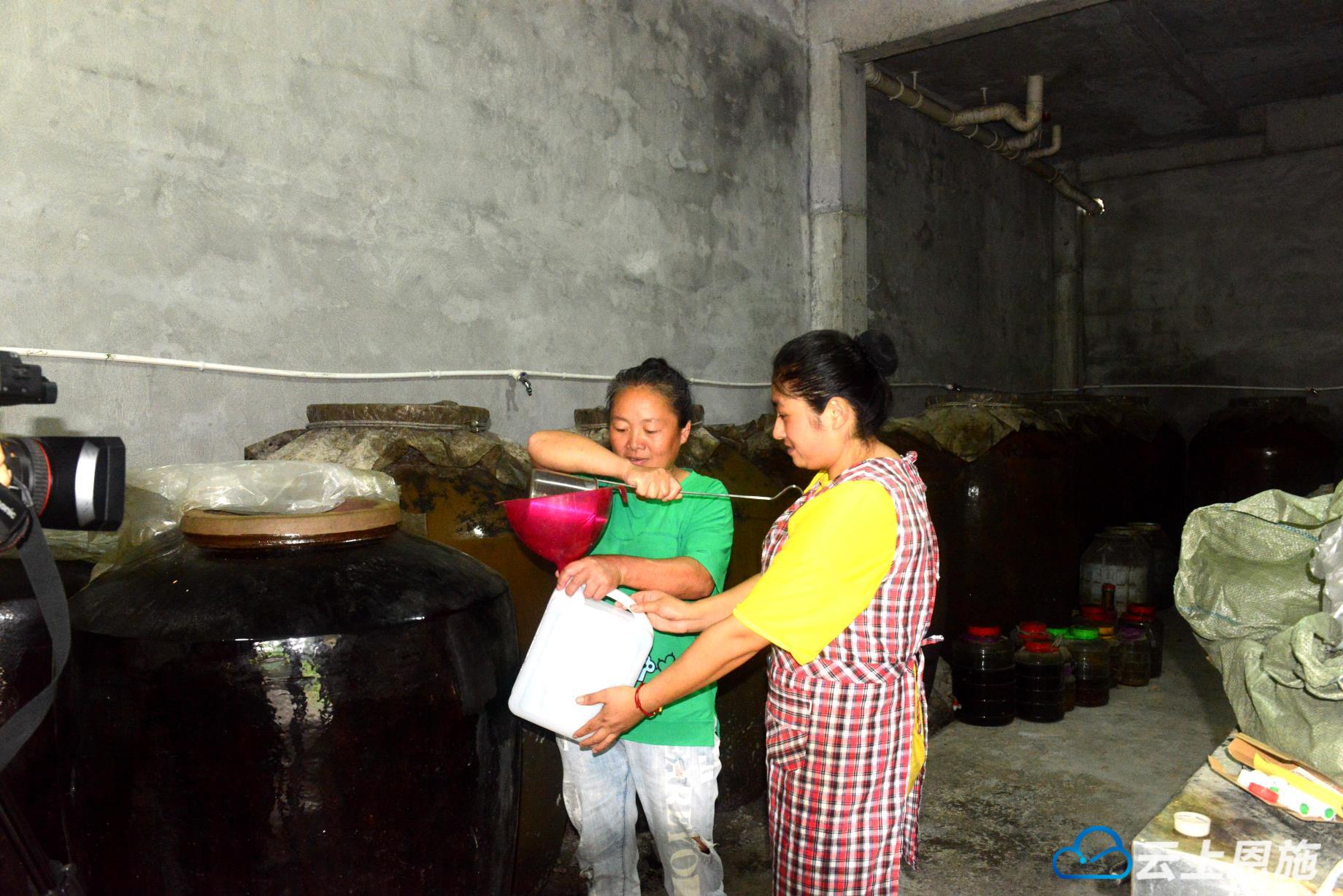 贫困户黄凤：用勤劳双手托起致富梦