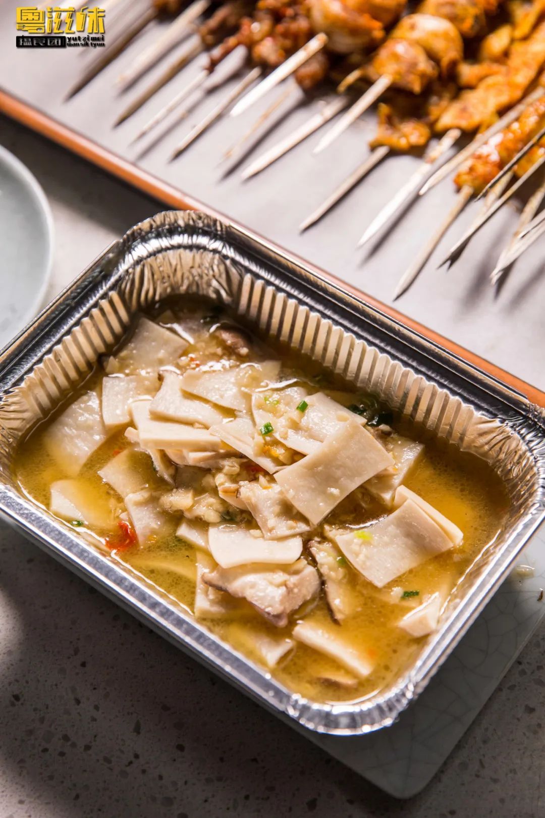 火爆全网的东北烧烤店,东北火的烧烤店