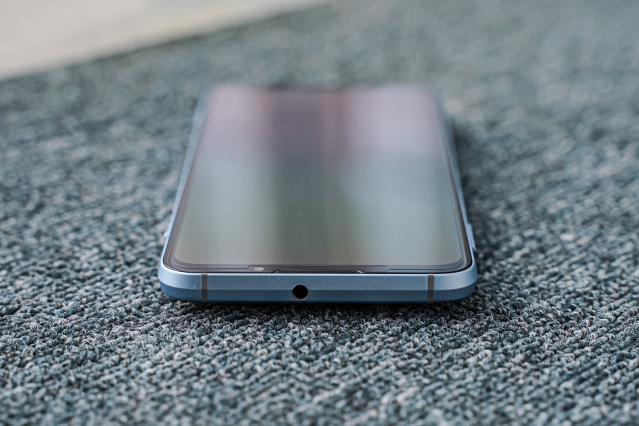 腾讯黑鲨游戏手机3S开箱：风格仍然鲜明，娱乐体验继续提升