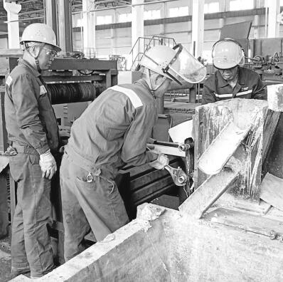 翻越重岭，“双胞胎”导杆首次生产告捷