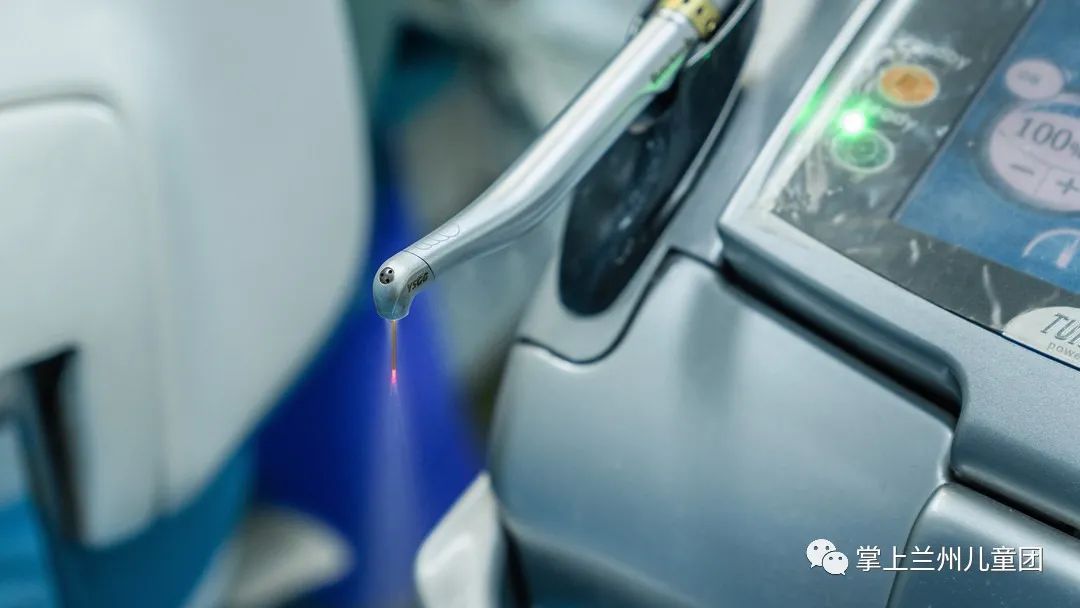 这个周末一起去看电影怎么样,这个周末要一起去游乐园吗