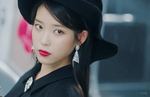 iu李知恩跳舞火的视频daybyday,iu李知恩歌曲blueming完全版在哪听