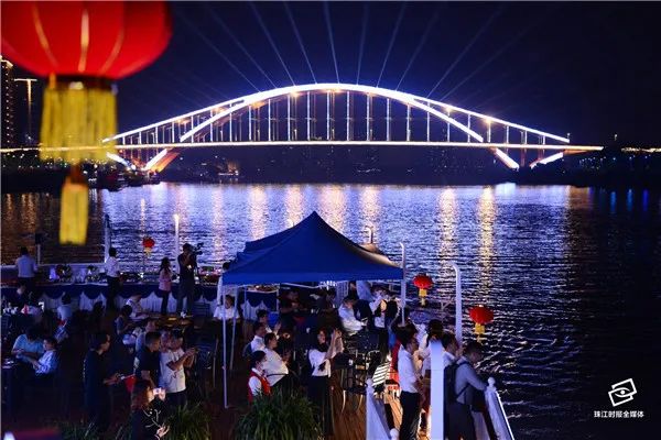 三龙湾灯光秀完全视频,三龙湾游船夜航