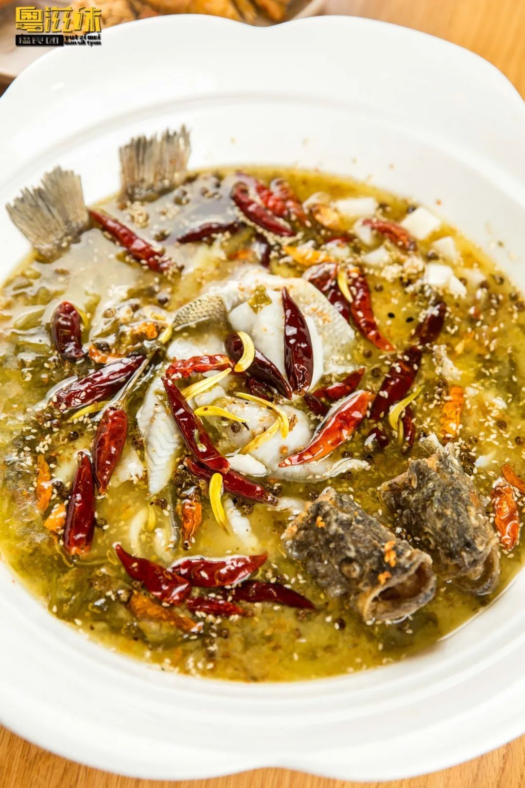 就为这①口，吃一只肥蟹比喝一杯奶茶还便宜