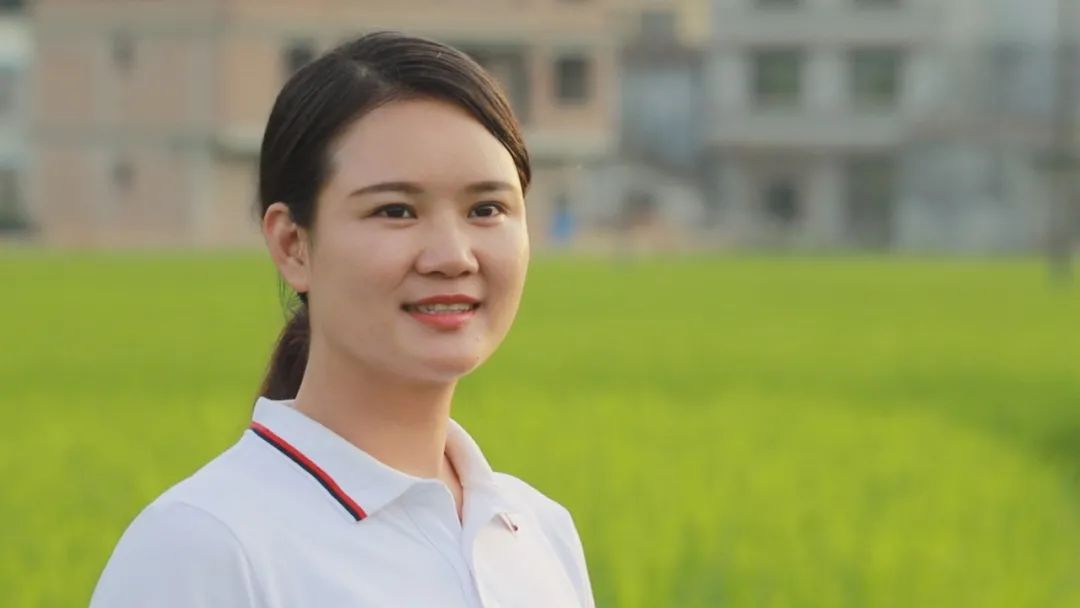 从退役女兵到企业老总，再到村*党**总支部书记，她如何开始新的征程？