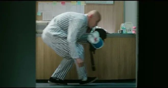 公司不给员工交医保算违法吗,用人单位不给员工交医保怎么办