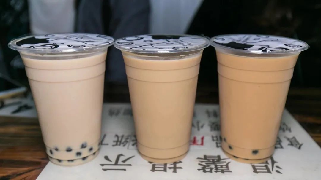 覆盖5个区，这7家“又小又旧”的炸串店，抚慰了不少深夜打工人