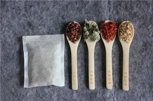 秋冬泡脚有多重要,秋冬季节最合适什么泡脚