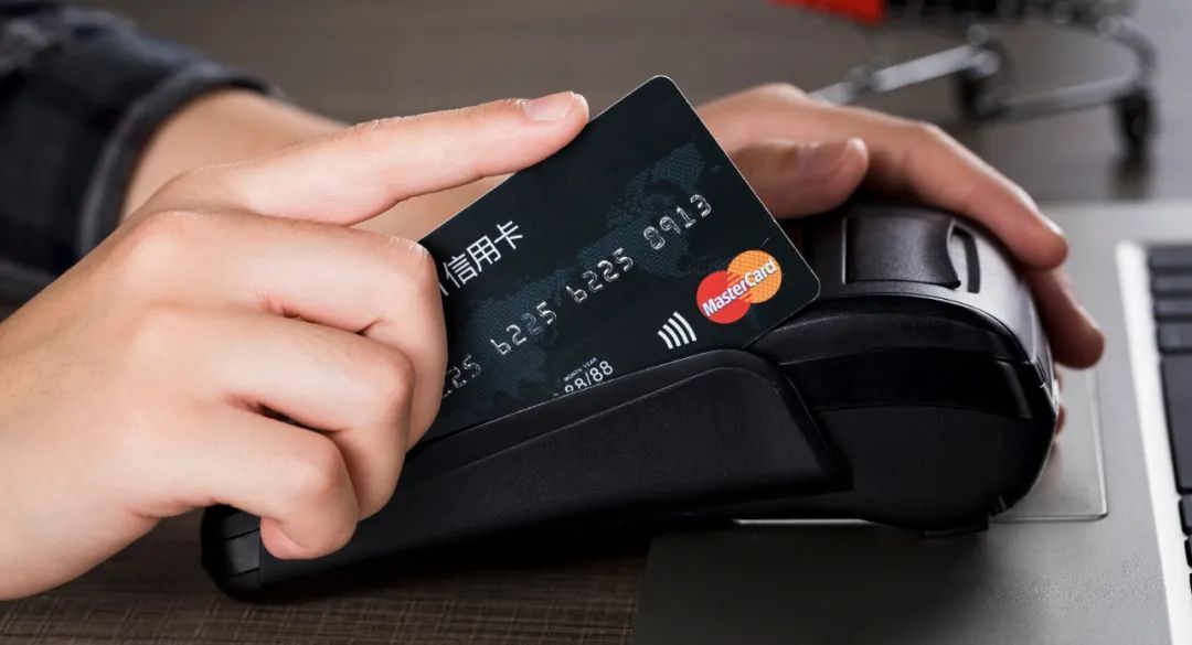 信用卡被盗4万怎么办,信用卡被盗场景及防范方法