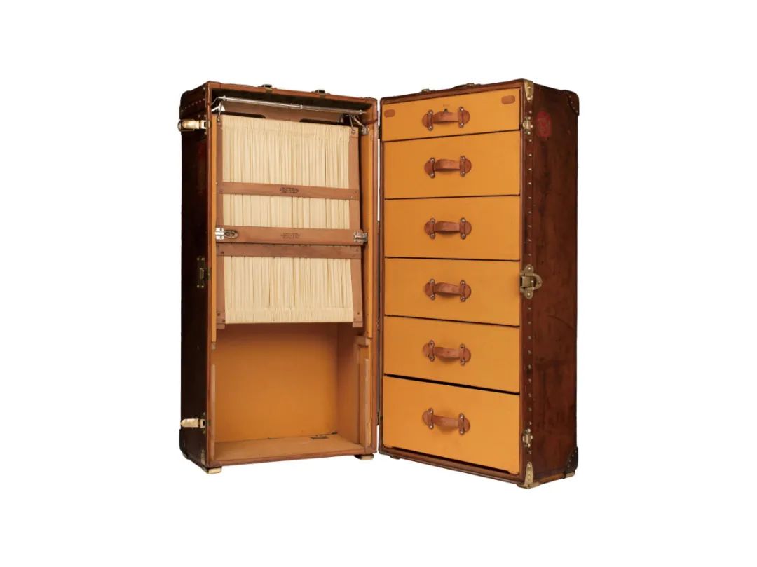 为了盒子而买的东西,买了一盒钻戒