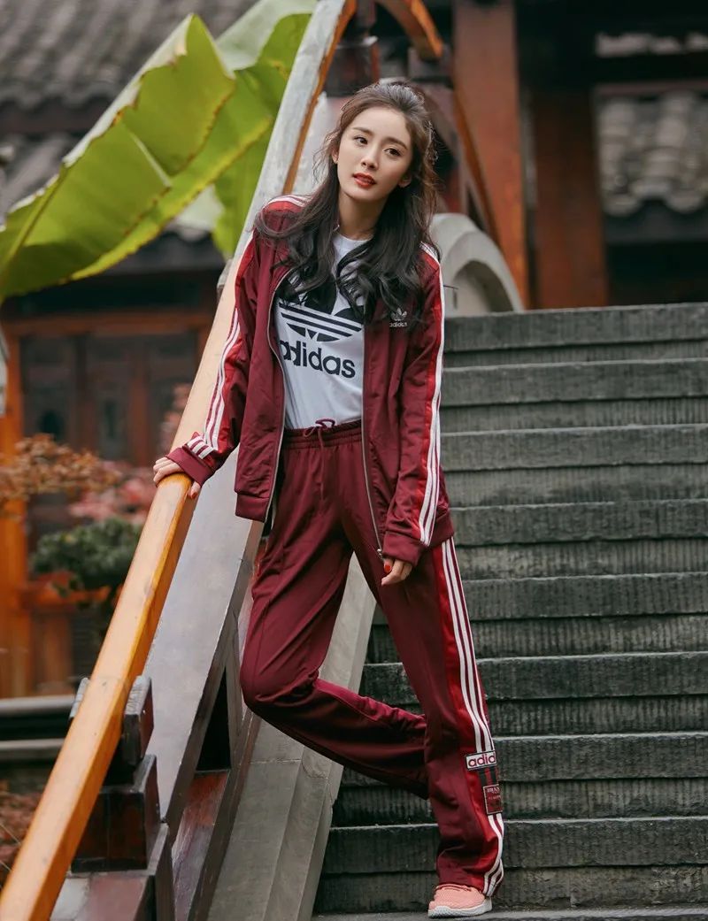 杨幂和杨颖的同款鞋,杨幂和baby同款鞋