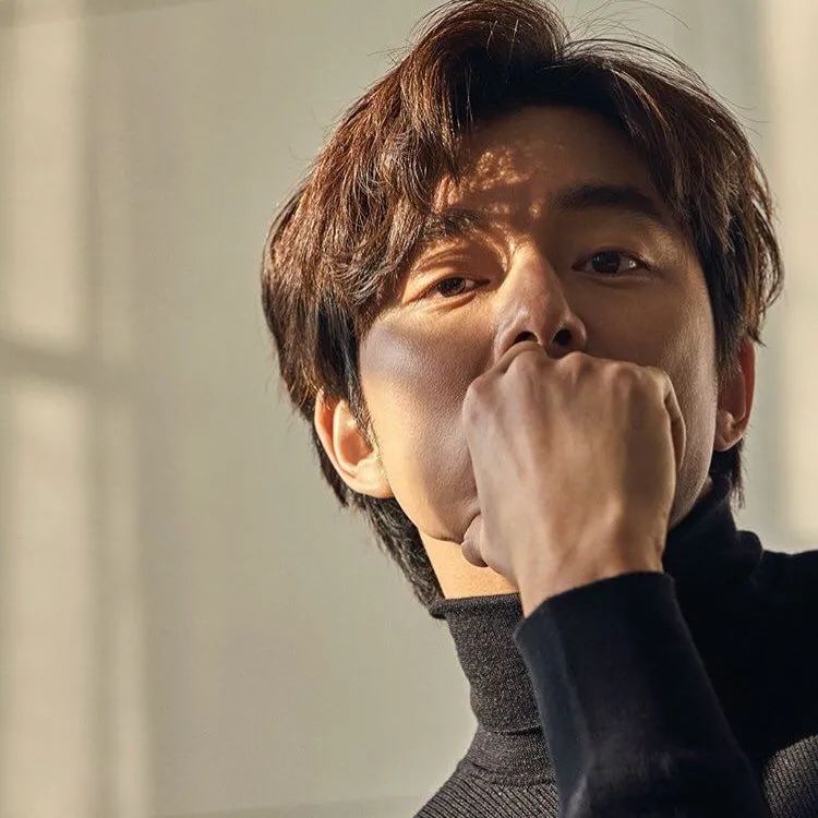 邓紫棋以前穿皮裤的造型,邓紫棋穿粉皮裤的照片