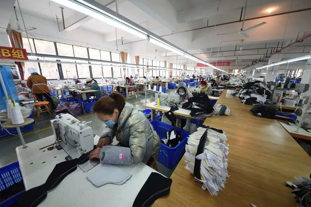 这些*款贷**能够延续、这些商品明年要降关税……民生大事件件重要！