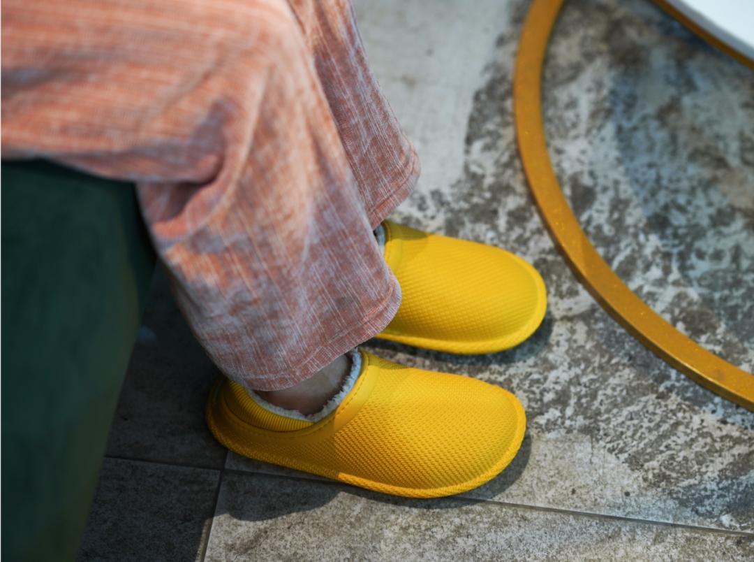 穿着舒服加绒防雨鞋,冬季慵懒风鞋防水